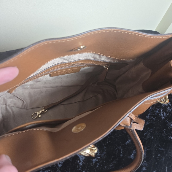 Michael Kors Brown Leather Shoulder Bag - Picture 5 of 6